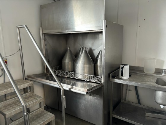 Hobart Twin Utensil Washer Pic 02